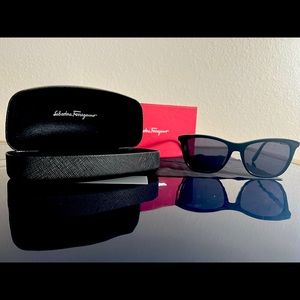Salvatore Ferragamo SF888SR sunglasses